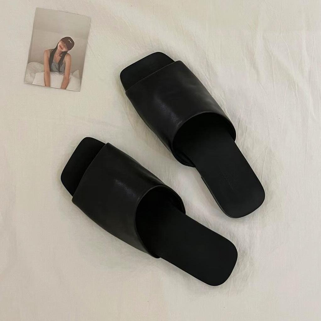 

Sheepskin~ Korean version of square head with flat-bottomed slippers, women s summer wear simple leather soft-soled open-toed cool slippers 40
