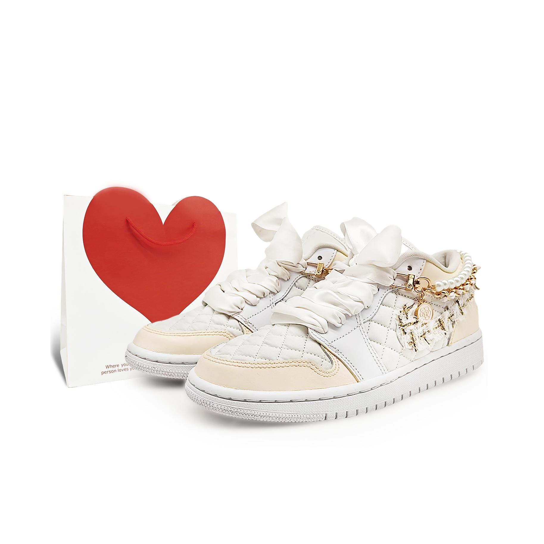 

Jordan Abrasion Resistant Lightweight Slip Resistant Low top Vintage Basketball Shoes Women s Ecru DB6480-100(Team131- S) 36.5