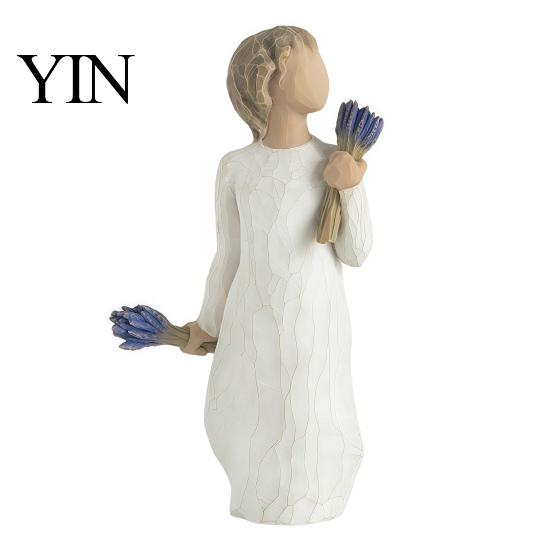 Minimalist Desk Ornament Girl Holding Bouquet Resin Figurine, Faceless Lady Statue, Romantic Desktop for Flower Statue Living Room Bedroom Home Decor,