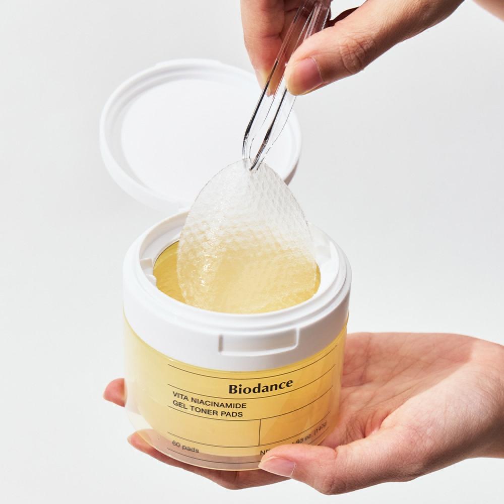 Biodance Vita Niacinamide Gel Toner Pad Model