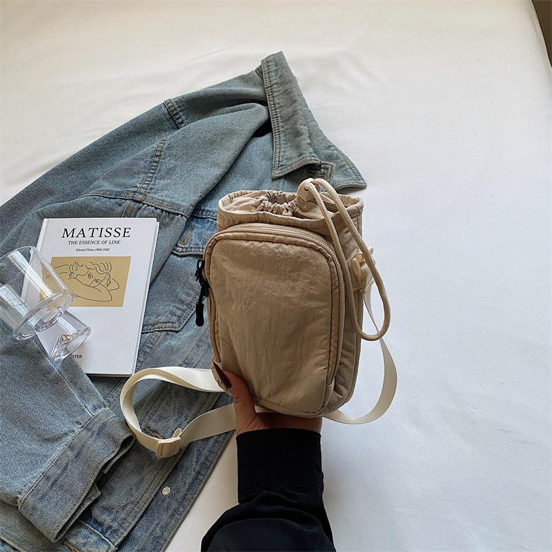 Niche design new crossbody shoulder small square bag 2025 casual foreign style personality simple fashion outdoor portable bag