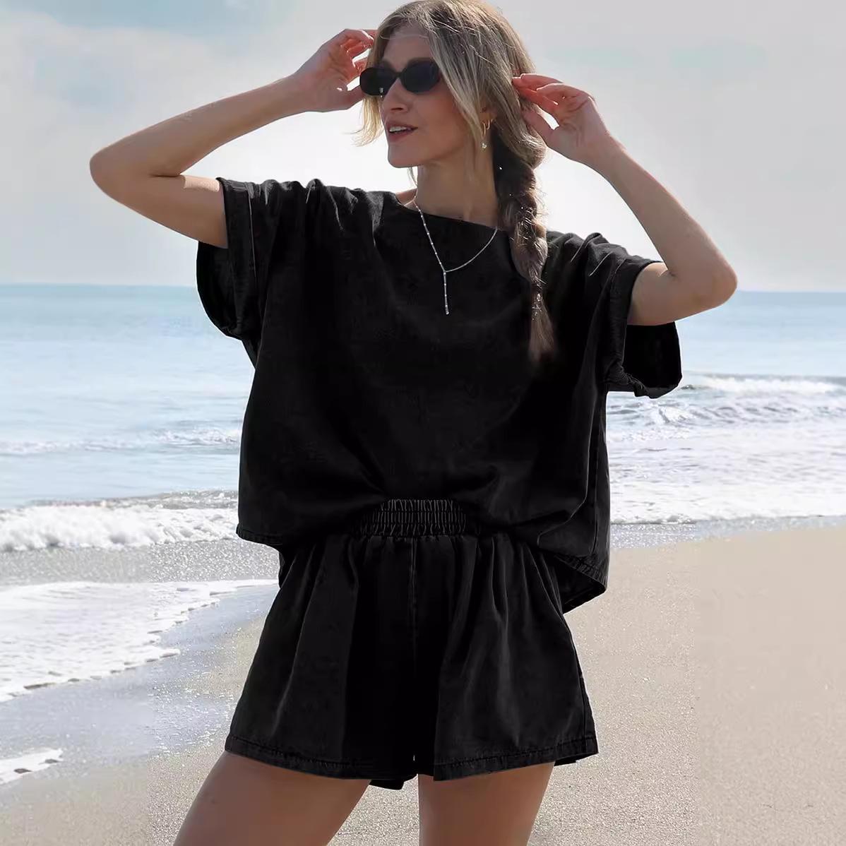 

Women s Summer Denim Two-Piece Set: Short Sleeve Top & Pocket Shorts XL темно-синього кольору