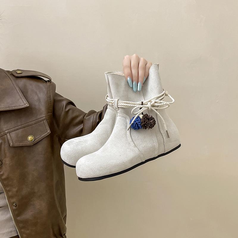 

Дизайнерские ретро-стиль круглый носок шнуровка помпон плоская подошва короткие ботинки женские осенне-зимние модные тонкие на плоской подошве ботинки Мартин 40 бежевый