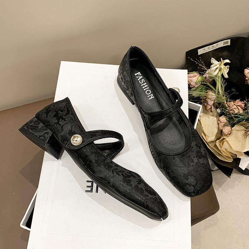 National style embroidery Mary Jane evening shoes women's 2025 spring and summer new flat bottom low heel Chinese style with cheongsam Hanfu si