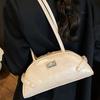This year, Korean niche crocodile pattern underarm Boston bag temperament, foreign style, personalized commuting shoulder women's bag is popular.