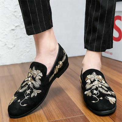 Luxury Fashion New Embroidery Pointed Suede Dress Loafers Men Designer Slip On Shoes Casual Wedding Footwear Zapatos Hombre