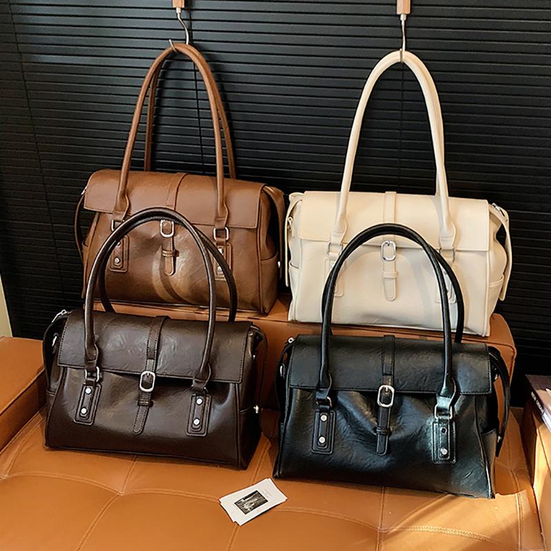 2026 New Retro Large Capaci Handbag Womens Underarm Bag Motorcycle Tote Bag Casual Simple Soft PU Leather Handle Bag Commute Bag