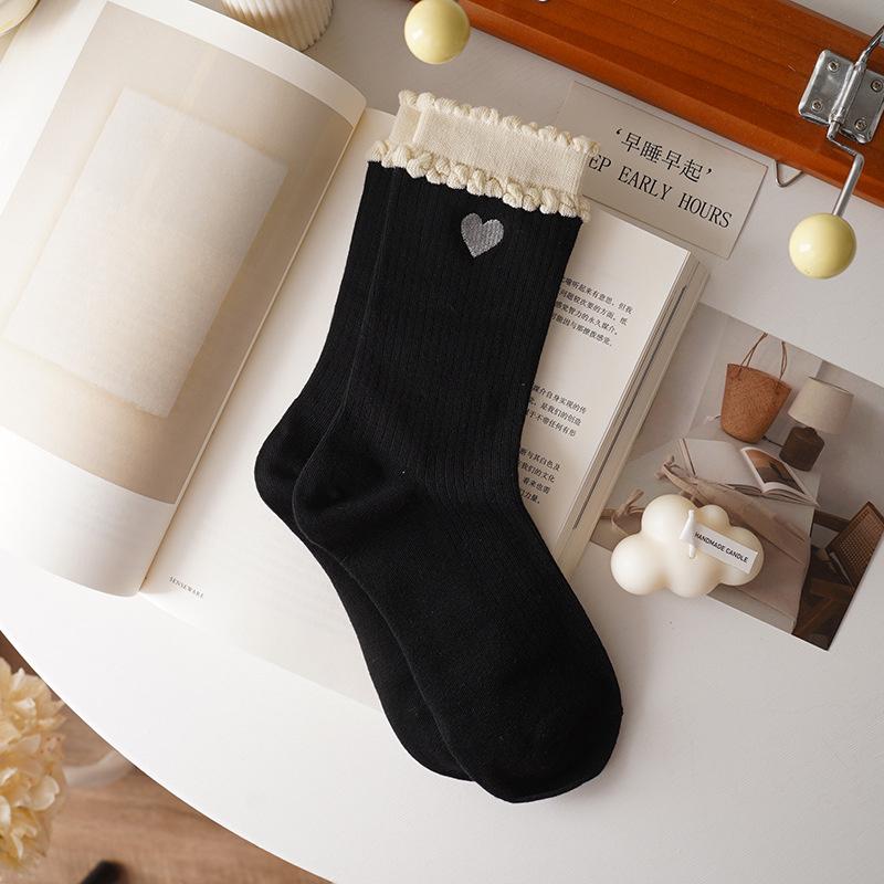 

Детские кружевные носки Love, милые японские весенние и осенние стили, носки средней длины, корейские ворсистые носки, осенние и зимние стили чёрный