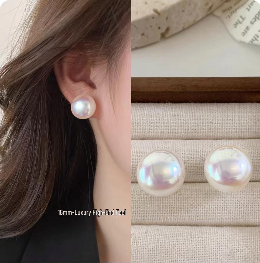 2025 French Retro Pearl Stud Earrings: Light Luxury, High-End, Niche Design
