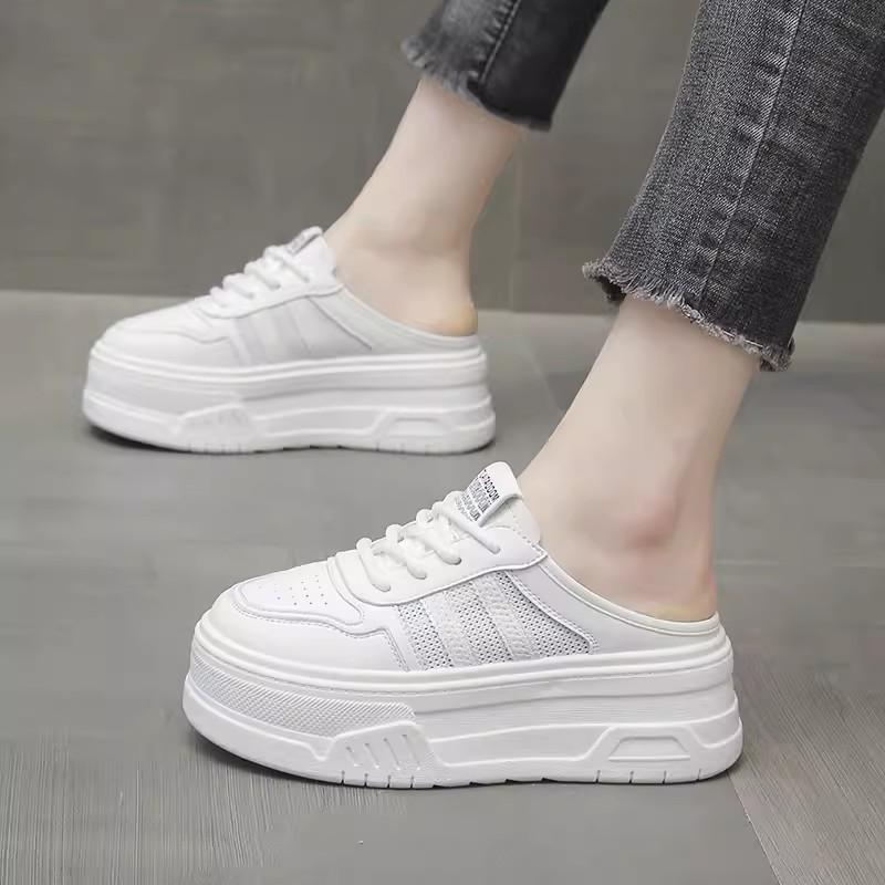 

Модные белые туфли на толстом каблуке для женщин, летние, новые стильные тапочки-кроссовки, сетчатые дышащие, модные тапочки без застежек, ленивые полутапочки 39 белый