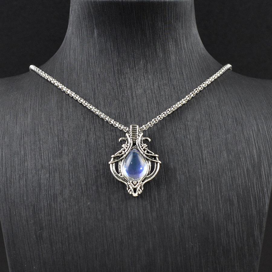 

Геометрическое ожерелье с подвеской из больших и маленьких квадратов One Size