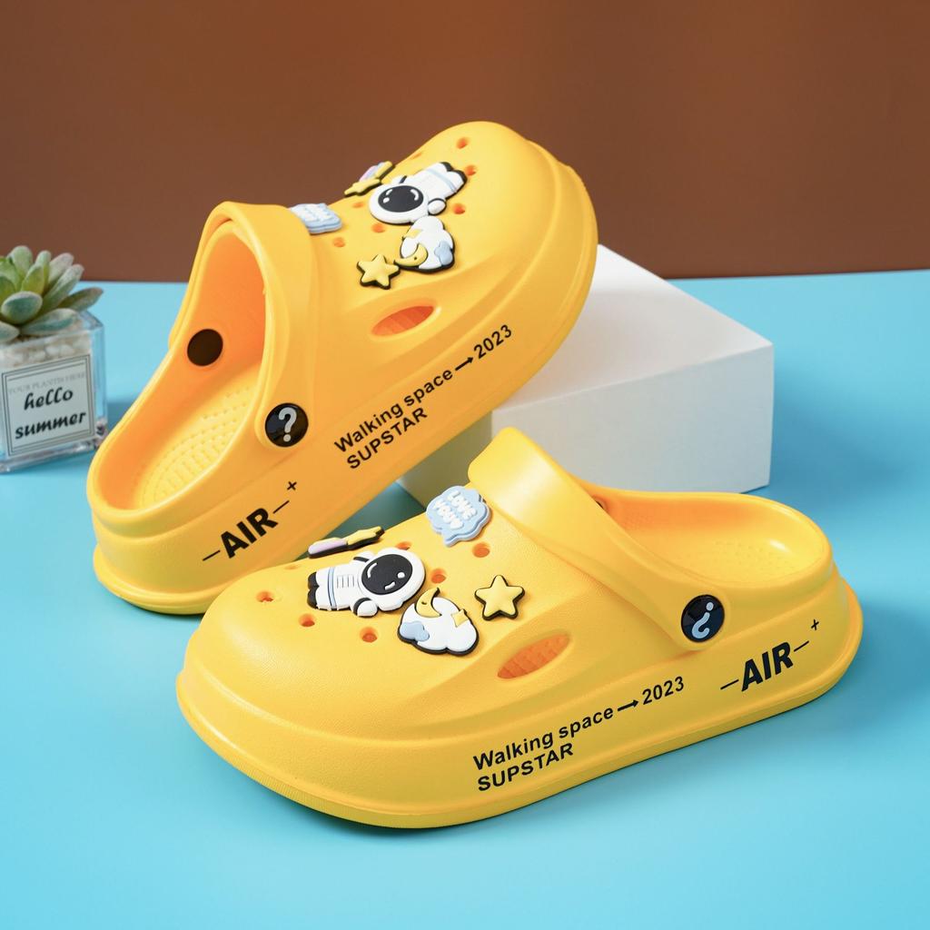 Children's Astronaut Hole Shoes, Boys, Middle-aged and Older Children Wear Non-slip Thick-soled Beach Shoes In Summer, Baby Cute Indoor