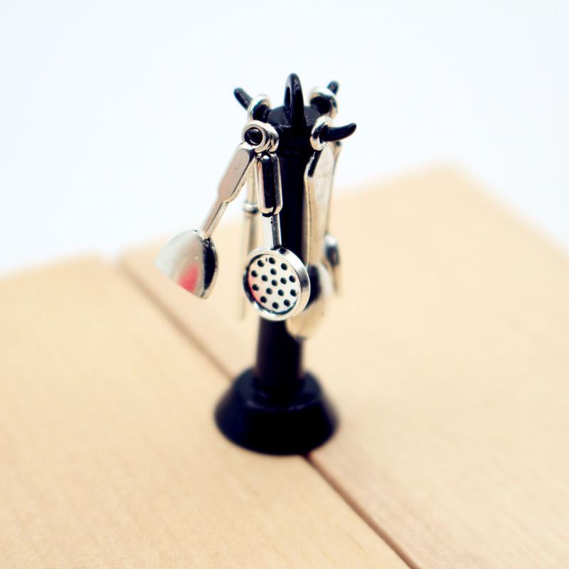 

6 шт. Детская игрушка для ролевых игр Кукольный домик Кухонная утварь Вертикальная подвесная Набор ложек, лопаток и половников Миниатюры Модель Кухонный аксессуар one size