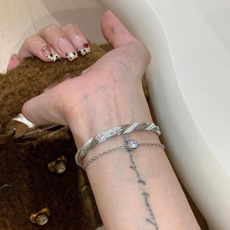 Creative Design Silver 925 Woven Spiral Bracelet Luxury Diamond Inlay Bangles for Women Exquisite Fashion Style Jewelry