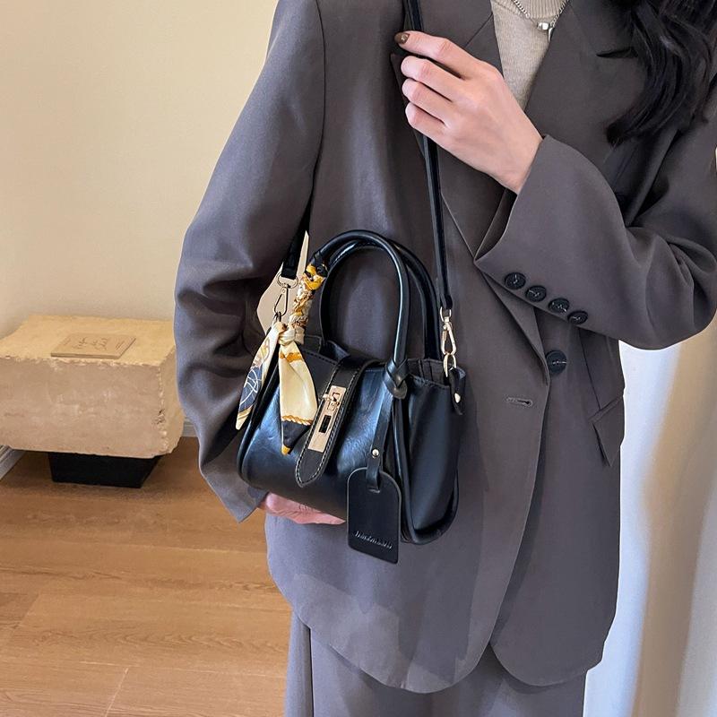 Premium texture retro Maillard handbag women's 2025 new fashion versatile bucket bag Korean shoulder bag