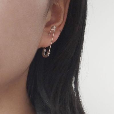 Cool Hip-hop Bungee Earrings Women's Cold Personality Small Design Vintage Minimalist Elegant Everyday Ear Jewelry