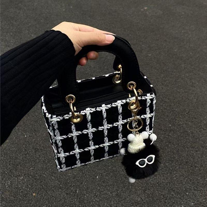 Bag Women's New Handheld Princess Diana Bag Trendy Fashion Women's Feeling Foreign Woolen Messenger Women's Bag Sheep E