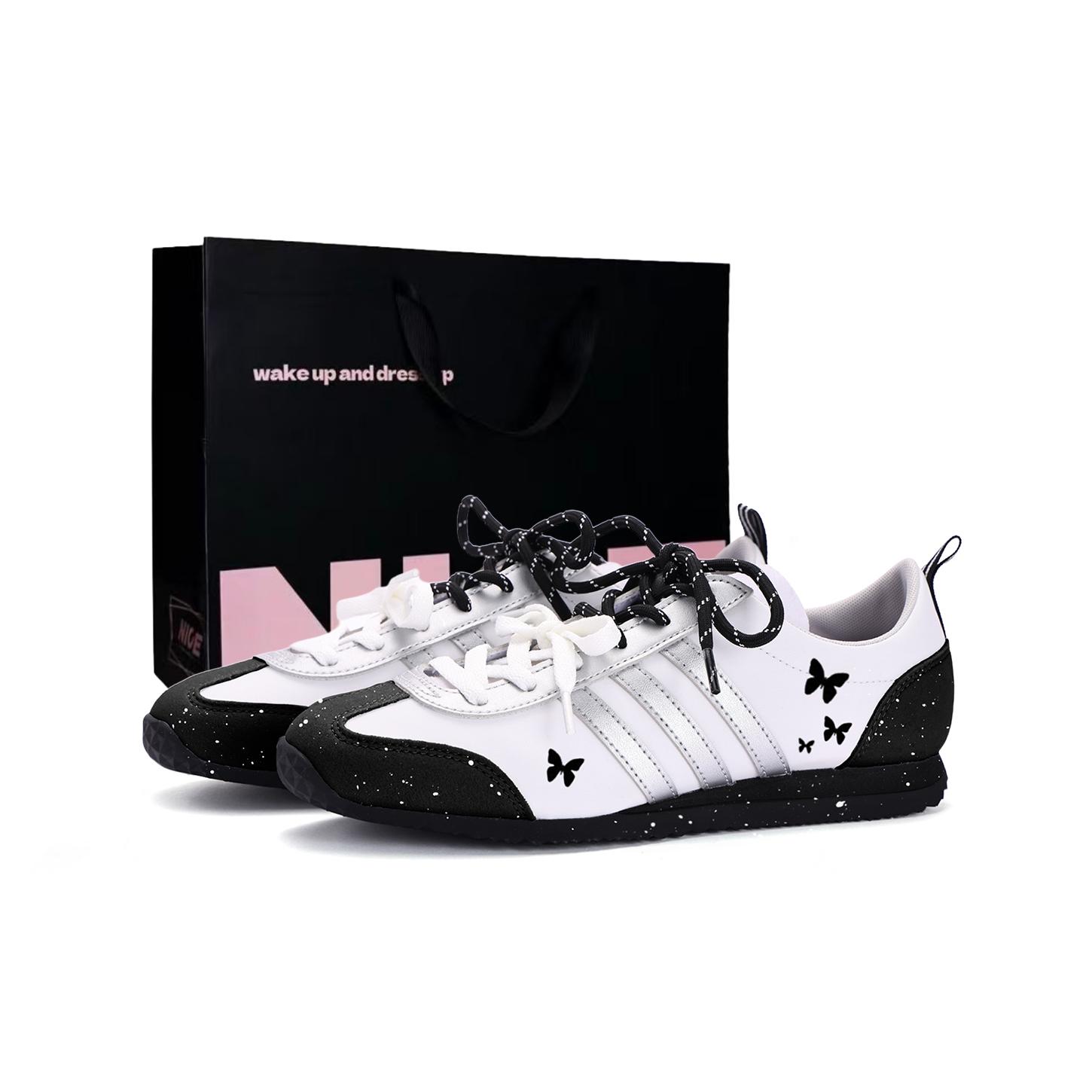 

Adidas VS JOG 2.0 Coverage Slip Resistant Abrasion Resistant Low top German Army Trainers Unisex Silver White JR4653(Team59-SBOX) 40⅔