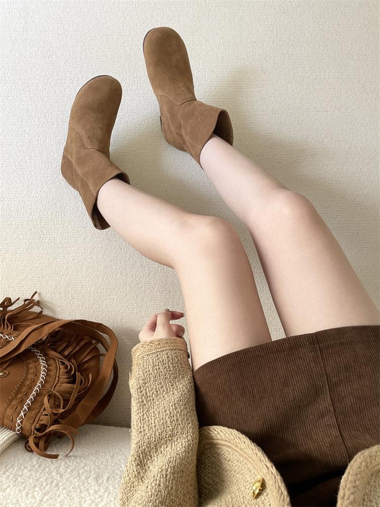 Korean Version of Flat-bottomed Round-headed Short Boots Women's Boots 2025 Autumn and Winter New Fashion Versatile Martin Boots