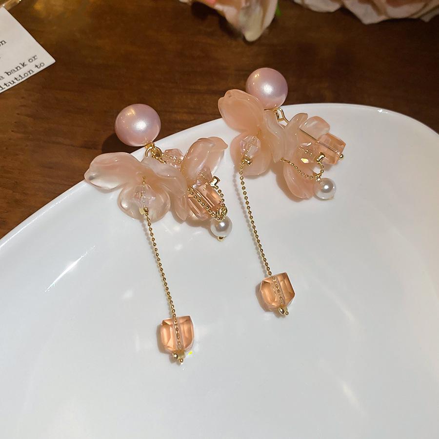 Silver Needle Resin Flower Tassel Earrings: Vintage, Versatile, Light Luxury Fashion Jewelry for Women