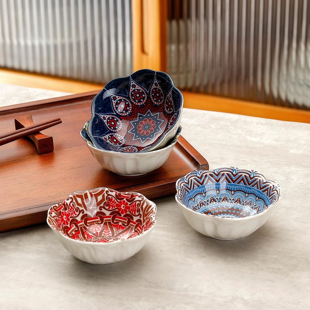 Set of 8 creatively painted ceramic condiment dishes  Japanese-style trendy snack dishes  exquisite dipping sauce dishes