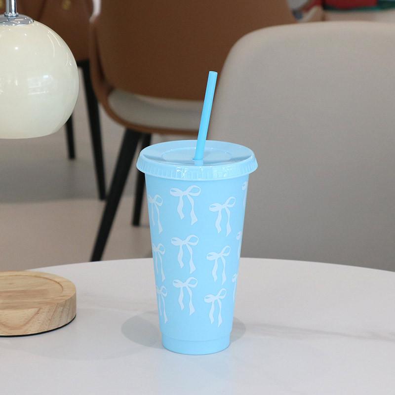 

Каваї Пляшка для води Естетичний Тамблер для крижаної кави, соку, чаю Милі пластикові стакани з бантиком з кришкою та соломинкою Портативна пляшка для пиття
