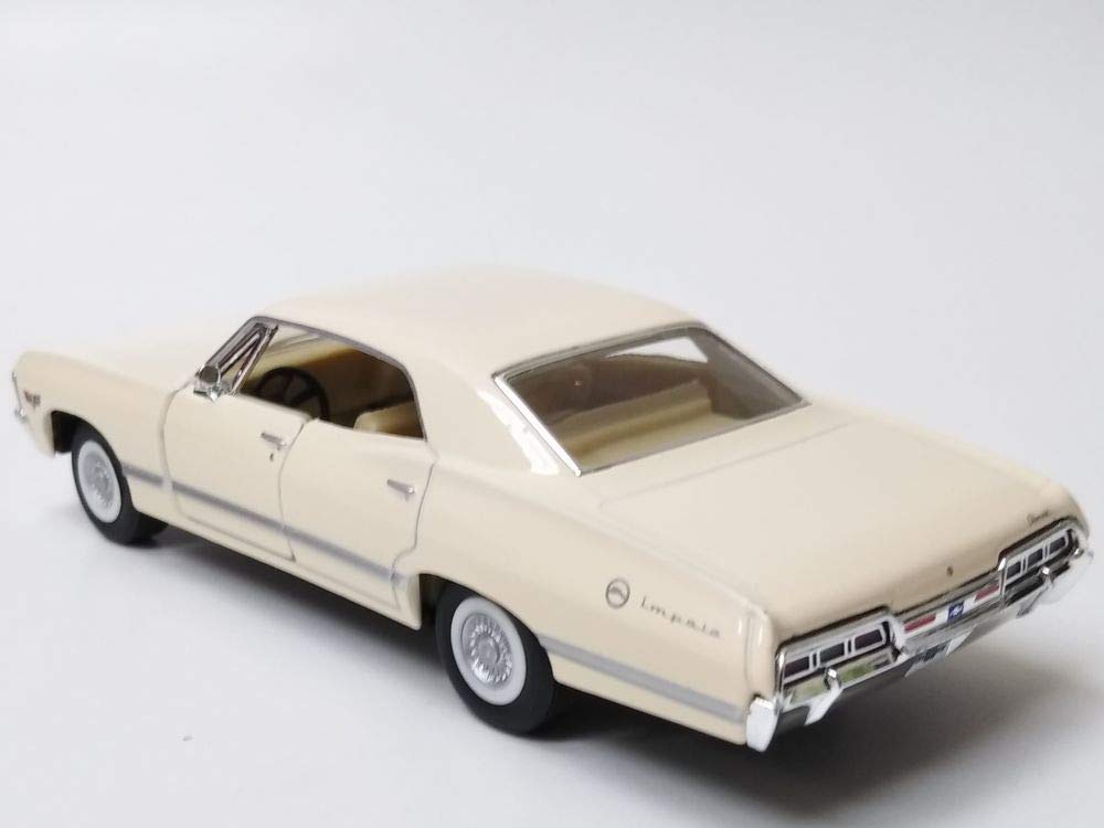 Kinsmart 1967 Chevrolet Impala Diecast Model Pullback Mini Car White / /