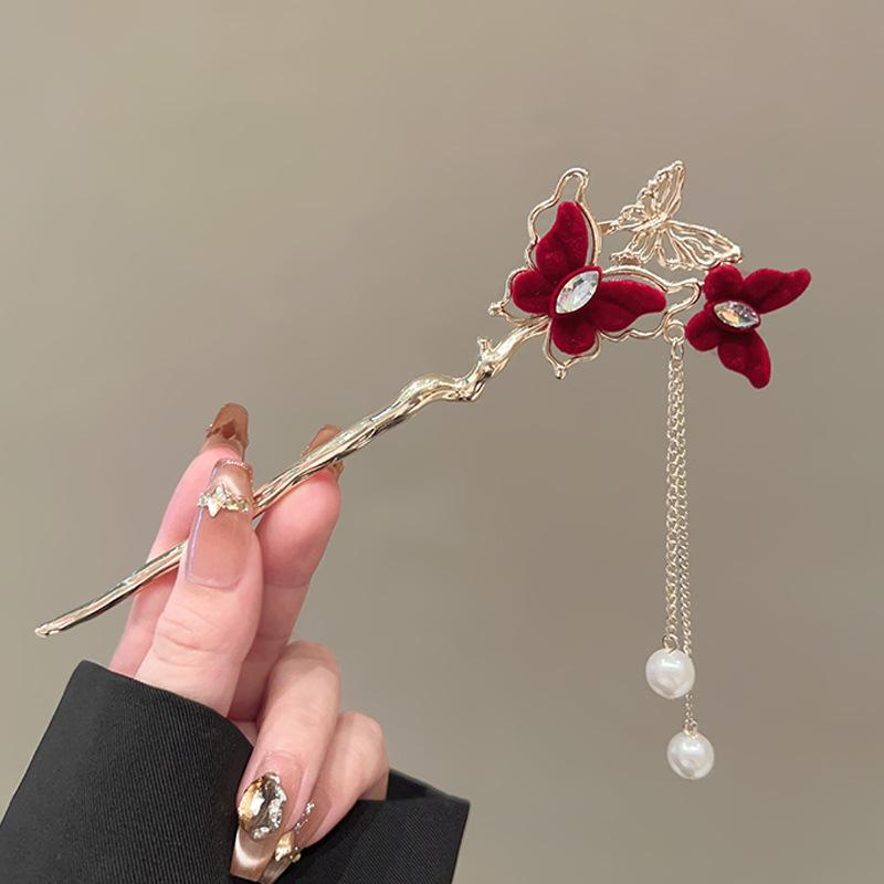 Elegant Red Rose Tassel Hairpin - U-shaped Hair Accessory for Women, Perfect for Updos and Traditional Attire.