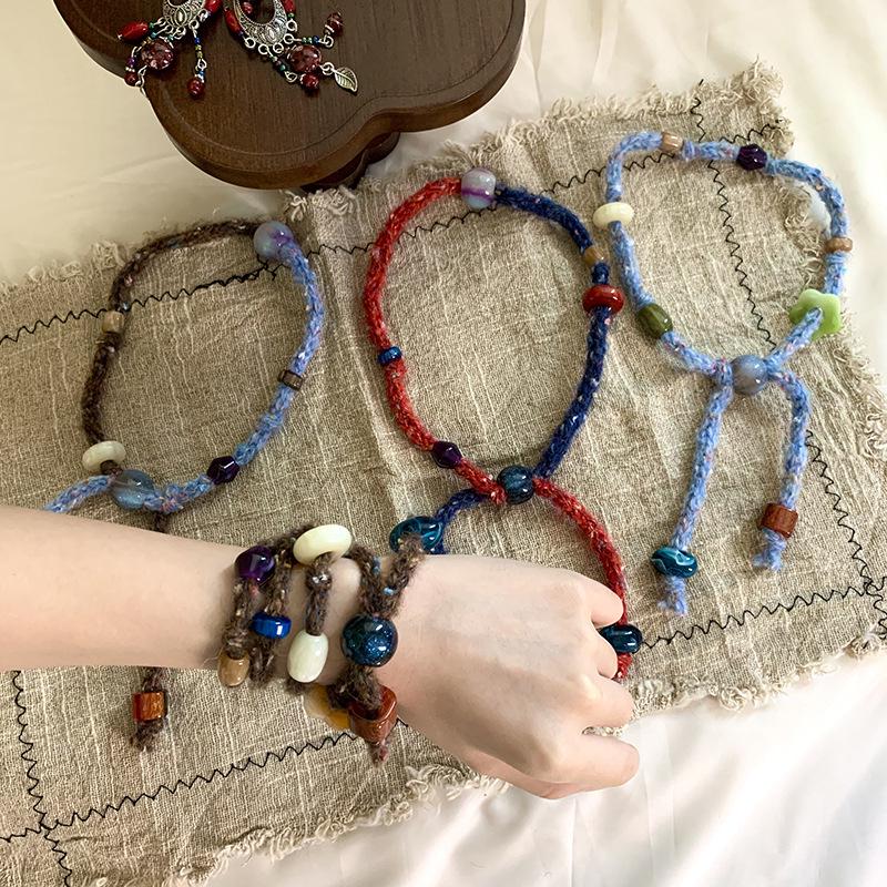 Herbstarmband aus gestricktem Pool-Stoff: Buntes Handgefertigtes Glasperlen Gewebtes Lanyard Anhänger Zubehör.