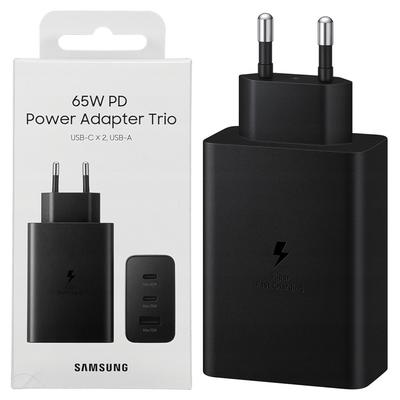 Atterrir. Réseau. Alimentation Samsung EP-T6530NB PD 65 W, 3 ports USB-C et 1 port USB-A, noir.