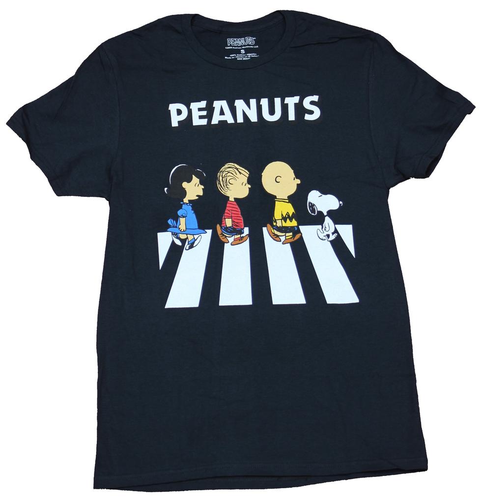 Peanuts Mens T-shirt Charlie Snoopy the Gang Crossing Road Image