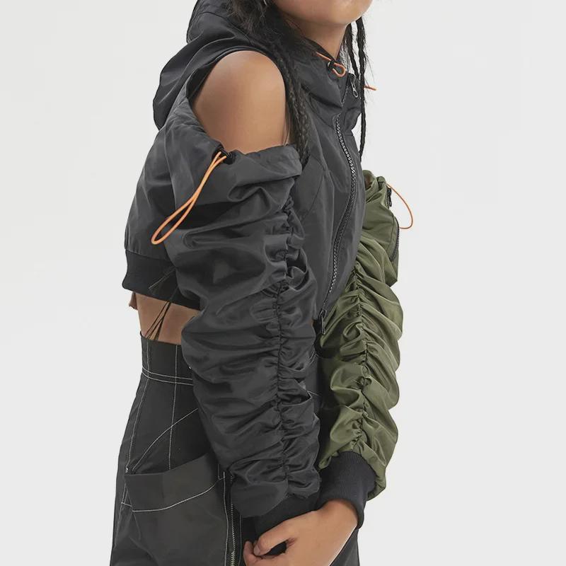 Herbstliche Off-Shoulder-Fliegerjacke mit Kontrastnähten und Kapuze mit Kordelzug