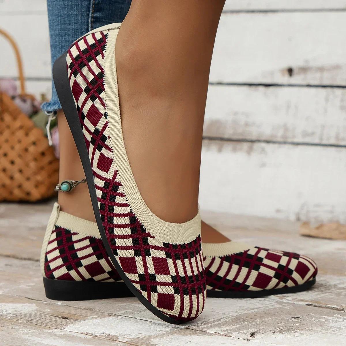 

Женские лоферы с геометрическим узором и круглым носком, новые кроссовки в сетку, осенние легкие туфли без шнуровки, носки на плоской подошве с круглым носком 43 красный