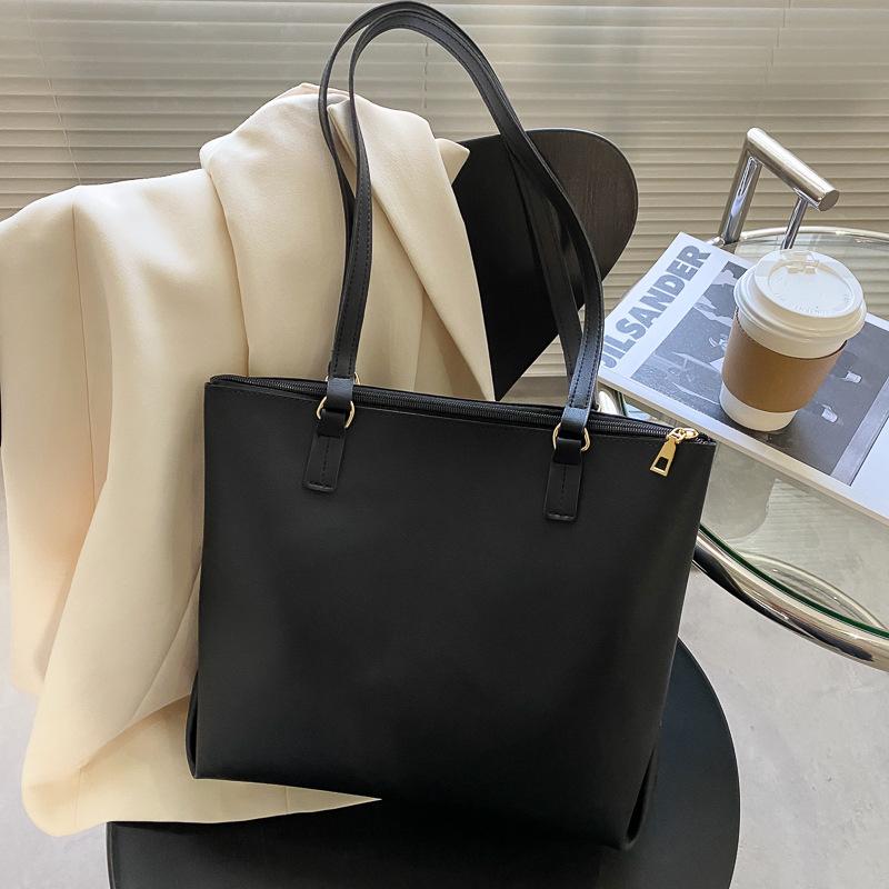 Simple Style Large Capacity Faux Leather Tote Bag for Women Solid Color Casual Shoulder Handbag