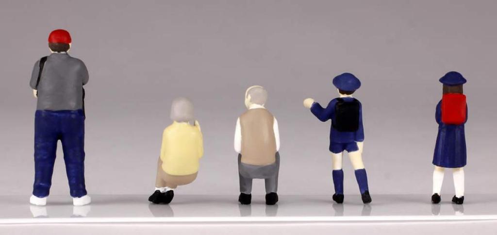 PM Office A 180 Super Mini Figur 6: Das Tages-Bushaltestellen-Set, Maßstab 180 PVC Bemalte Komplettfigur MS045