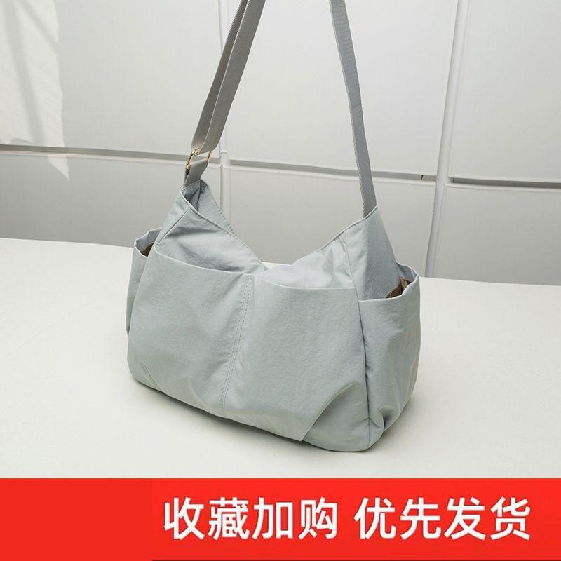 

Japanese Style Lightweight Multi-Pocket Casual Waterproof Nylon Crossbody Bag 2025 Niche Style High Capacity Cloth Shoulder Bag Light gray