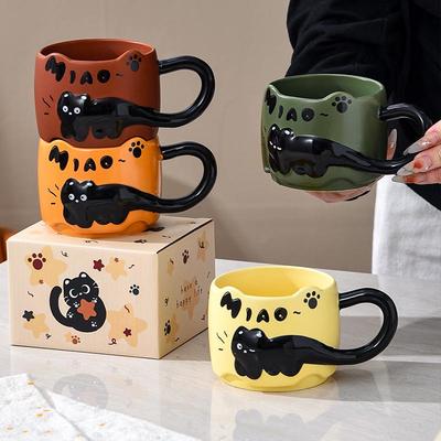 Tazza da caffè in ceramica con gatto nero in rilievo e gattini impilati, per caffè, acqua o latte