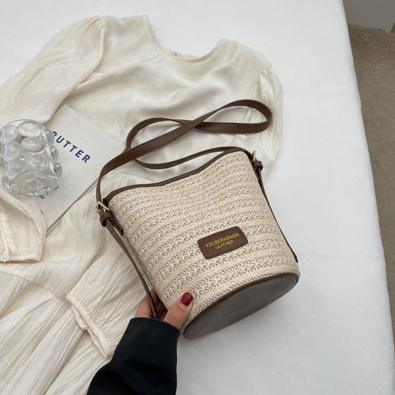 Ielgy Straw Shoulder Messenger Bag Ladies Casual Beach Bucket Bag
