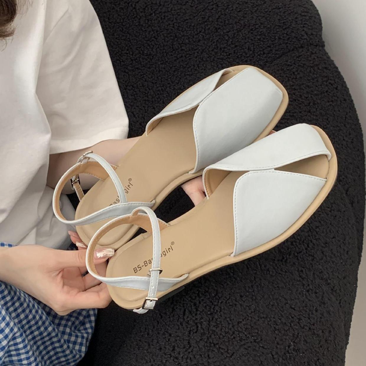 

IPPEUM Женские плоские сандалии 2025 Новая летняя обувь Ремешки с пряжками Sandalias De Mujer 250 небесно-голубой