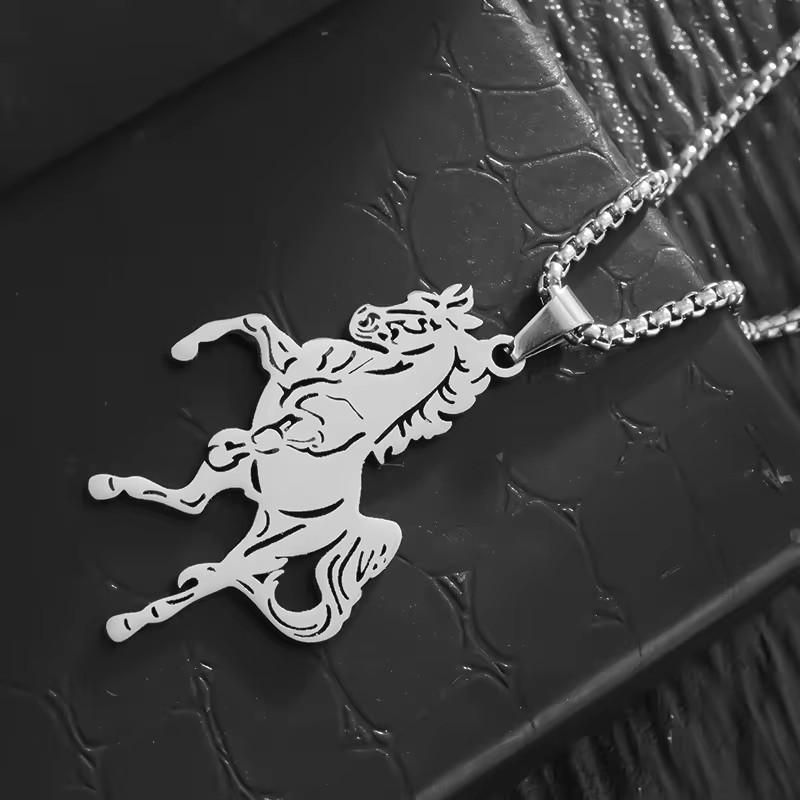 Stainless Steel Hollow Hip Hop Animal Horse Sweater Chain Men and Women Necklace Personalized Gold Pendant Ornaments