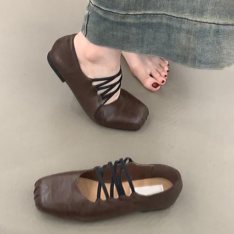 

Винтажные туфли-балетки из мягкой кожи с перекрестными ремешками, с квадратным носком, с носиком-пяточком, женские туфли Мэри Джейн с мелким вырезом 40 коричневый