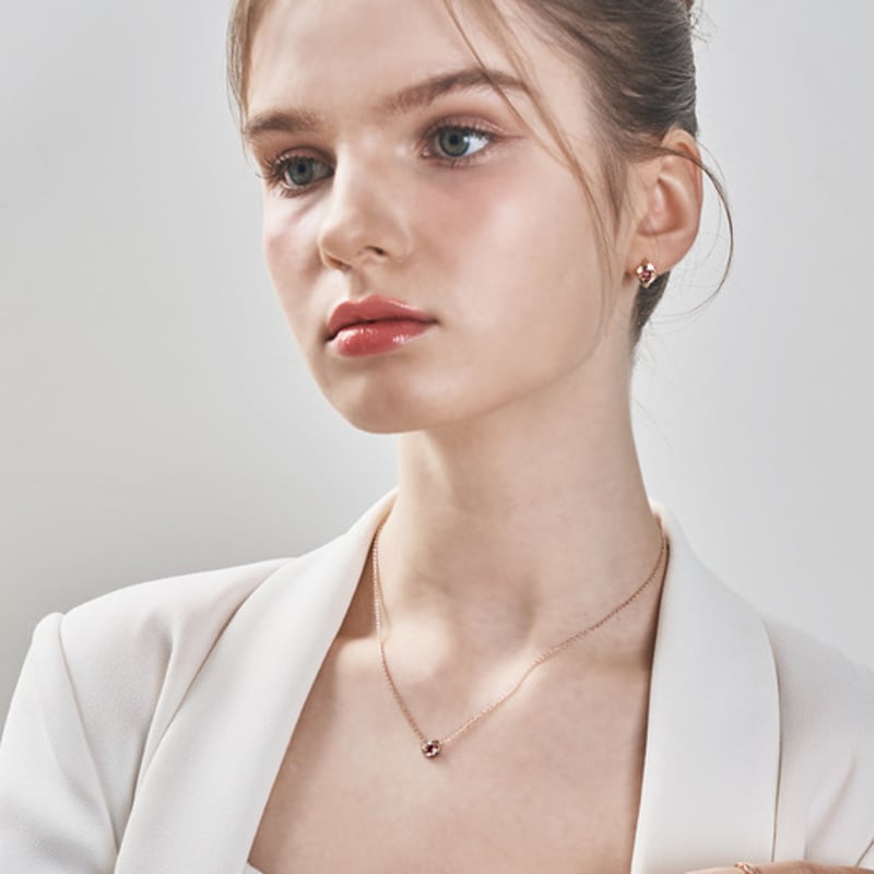 ELLE Smycken 14K GP Rubin Blomma Enkelt Halsband ELBRNN222