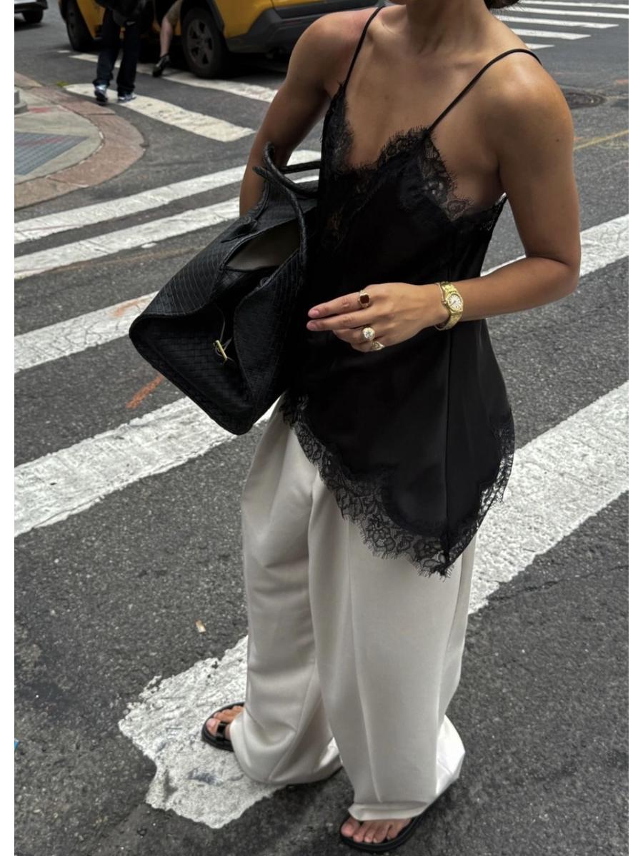 Корейский весенний комплект: кружевной топ-комбинация и асимметричная юбка One Size чёрный