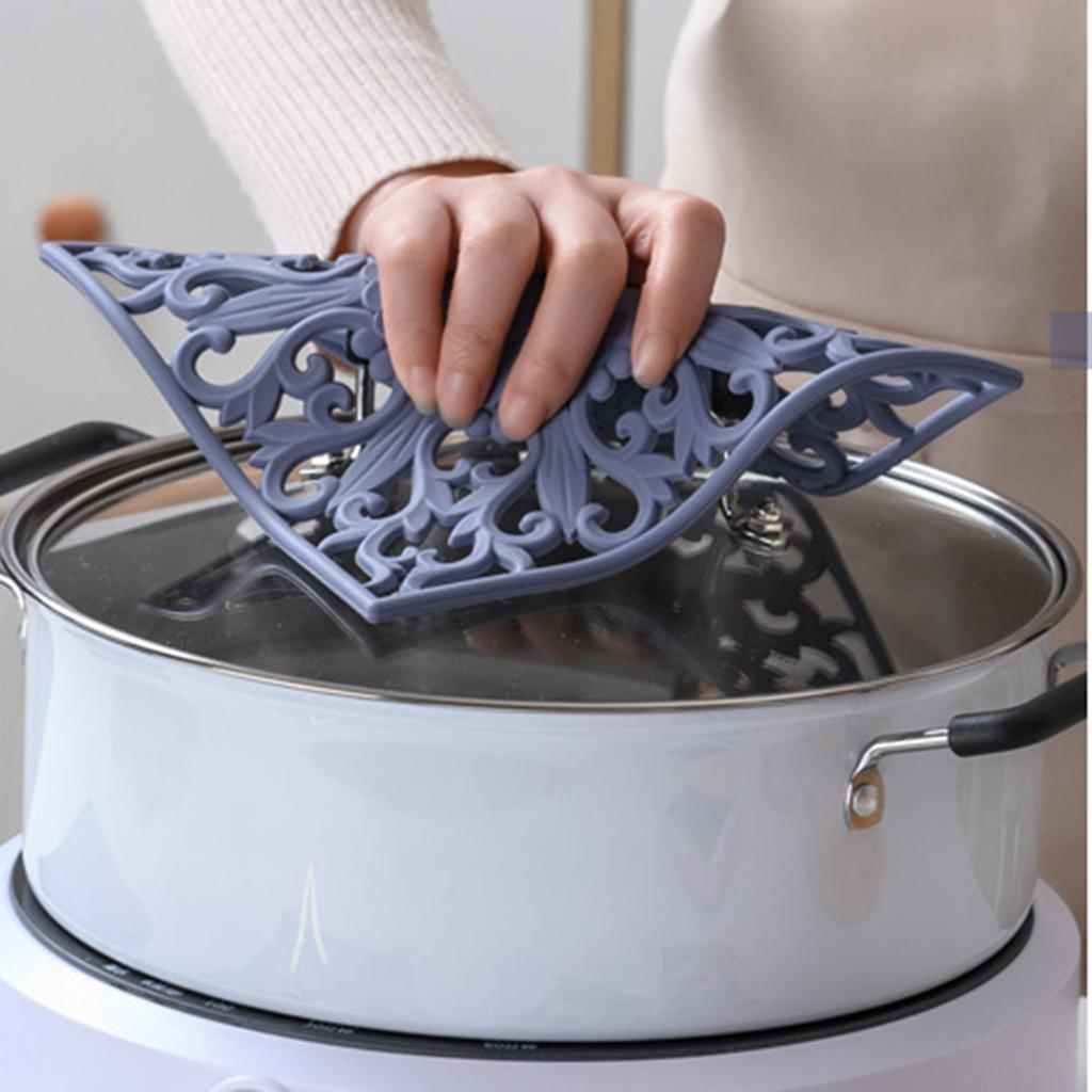 3Pcs/Set 18x18cm Scald Preventing Pot Holder Silicone Pad Hollow Flower Heat Insulation Square Mat