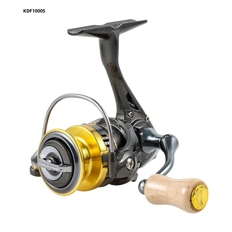 

Безынерционная катушка Mavllos KDF Передаточное число 5.2:1 Максимальная нагрузка 5 кг Металлическая рукоятка с ЧПУ Герметичные подшипники и балансир Пробковая рукоятка Спиннинговая катушка KDF1000S