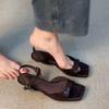 Sandali estivi retrò semplici con fibbia a una parola marroni da donna, nuove scarpe versatili con tacco basso e traforate