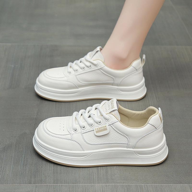 Stepping on shit little white shoes women's 2025 new popular versatile flat-bottomed imitation leather casual sports soft-soled student board shoes