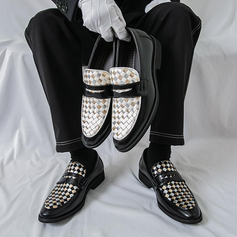 Fashion Classic Men Loafers Black White Men Casual Comfortable Breathable Fashionable Small Leather Shoes Social Shoes Sizes 38-46