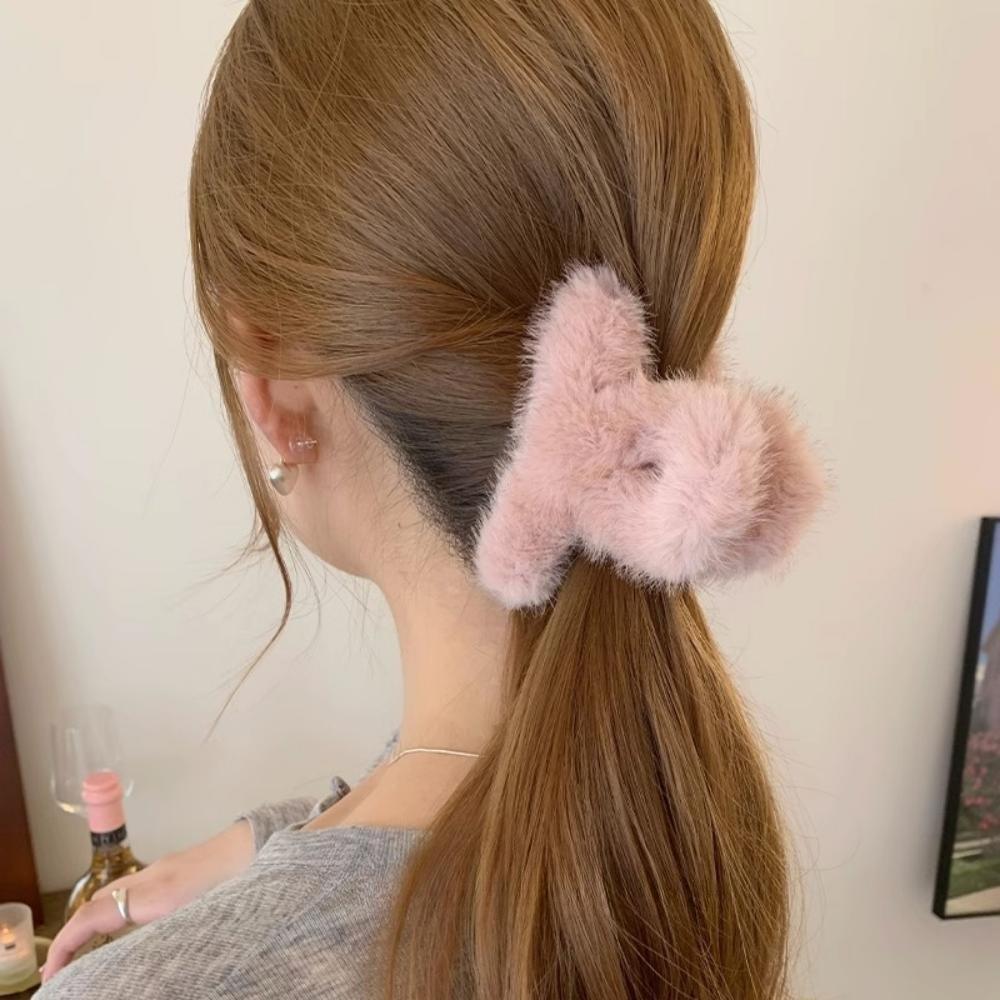 Autumn and Winter Fluff Grab Clip Back of Head Winter Medium Plush Hairpin Temperament Disc Hair Clip Headdress