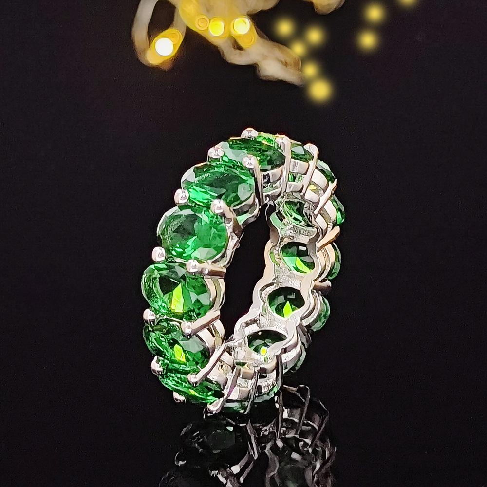 Luxury Zircon Gem Diamond Band Ring with Niche Appeal